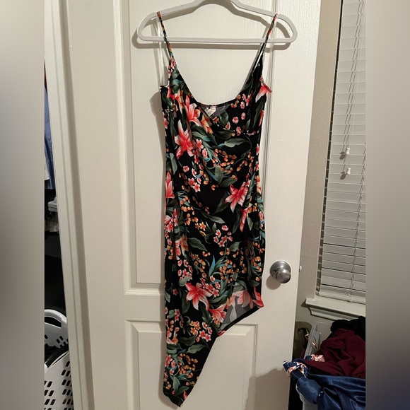Floral print asymmetrical dress - Picture 1 of 3